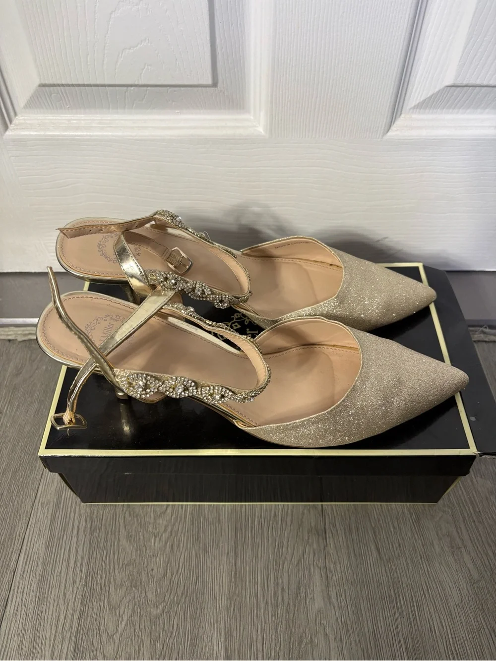 Glitter Pointed Slingback Heels in Gold